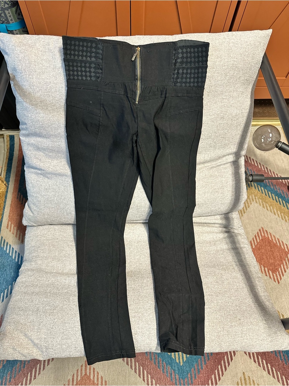 Paranoid High-Waist Black Leggings with Front Zip and Lace Accents on Hips